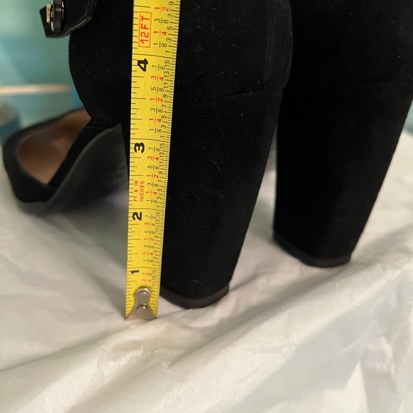 Authentic Chanel suede heels with strap. - Picture 3 of 9